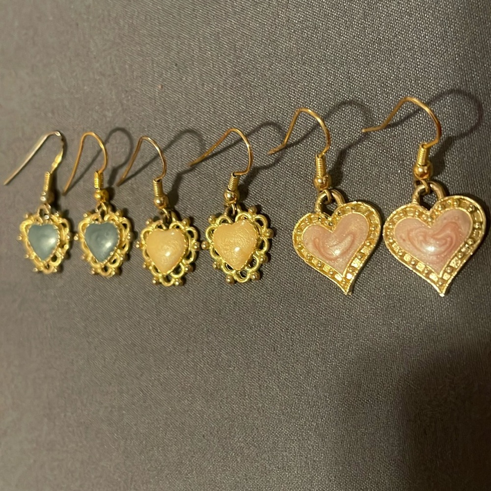 Set of 3 gold tone heart shaped hook earrings EVC
